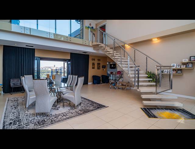 4 BEDROOM FREESTANDING FOR SALE IN LA LUCIA